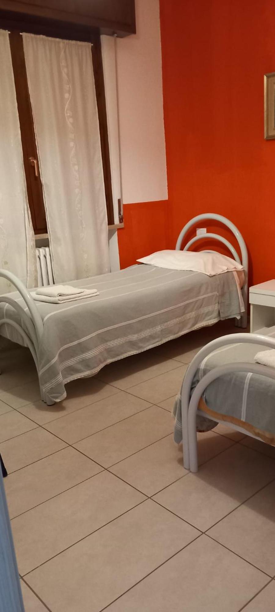 Kola Age Hotel Peschiera del Garda Szoba fotó