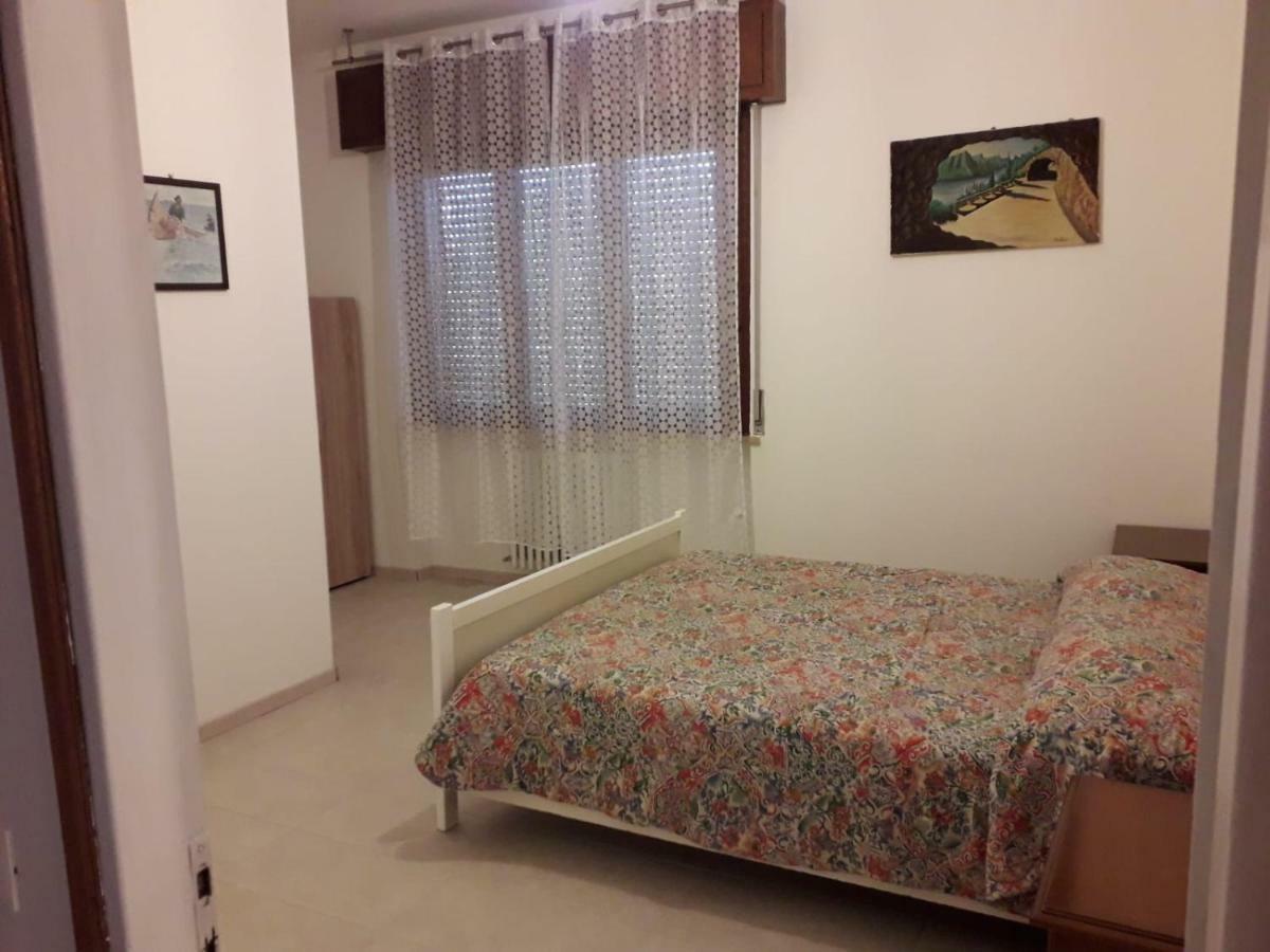 Kola Age Hotel Peschiera del Garda Kültér fotó